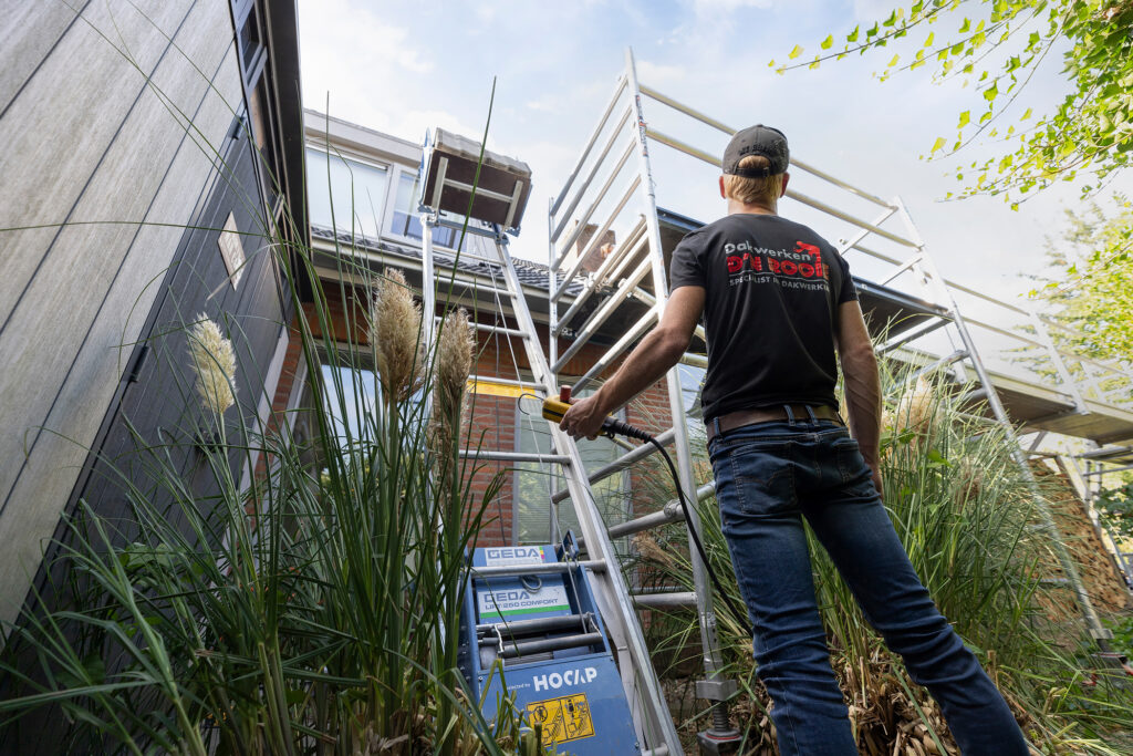 GEDA Ladderlift HOCAP Dakwerken dn Rooie